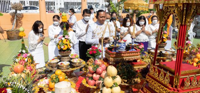 พิธีหลอมมวลสารและนำมวลสารเข้าร่วมพุทธาภิเษก พิธีหลอมมวลสารและนำมวลสารเข้าร่วมพุทธาภิเษก